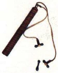 Un fouet destiné à la flagellation Un fouet destiné à la flagellation